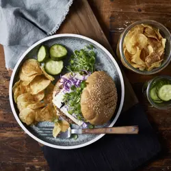 Summer Burger with Chips