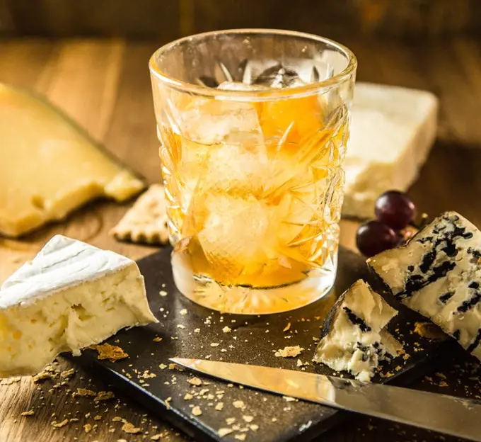 Cocktails und Käse